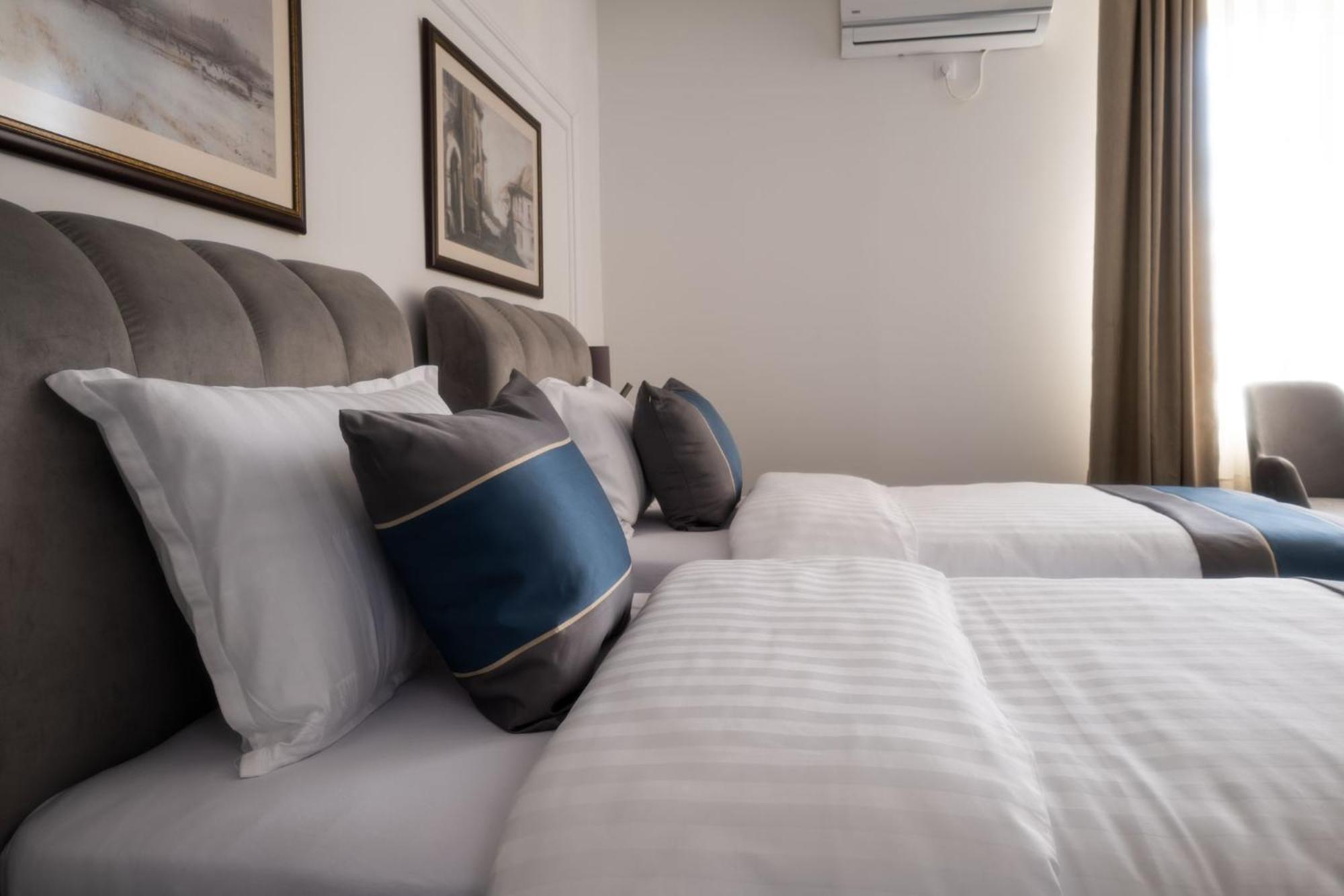 Hotel Mio City Kula Ngoại thất bức ảnh
