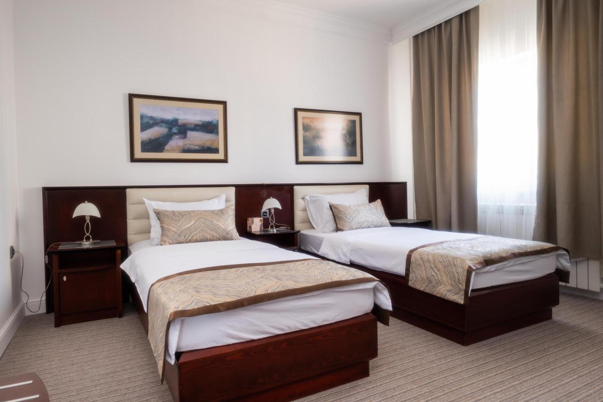 Hotel Mio City Kula Ngoại thất bức ảnh