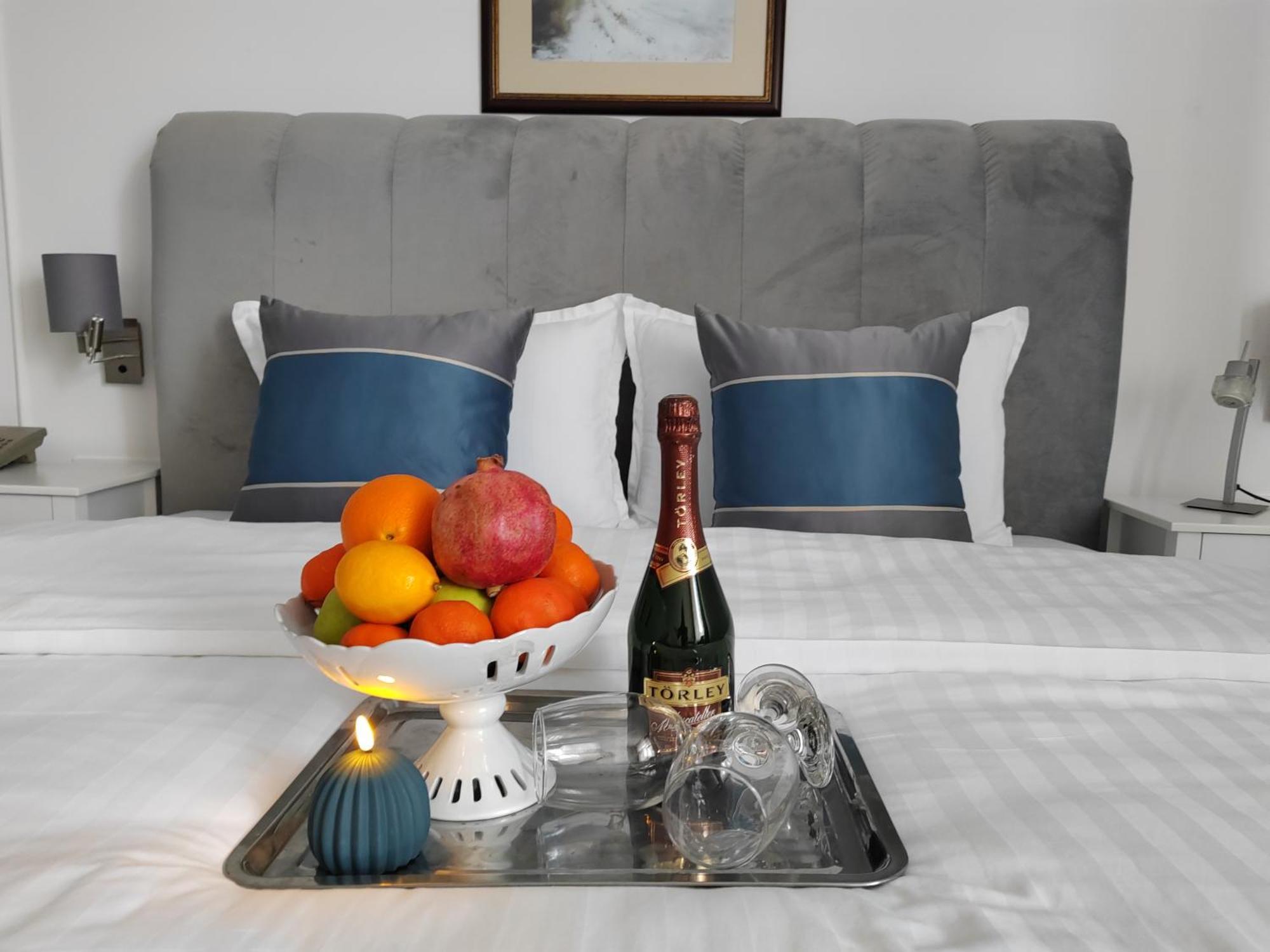 Hotel Mio City Kula Ngoại thất bức ảnh