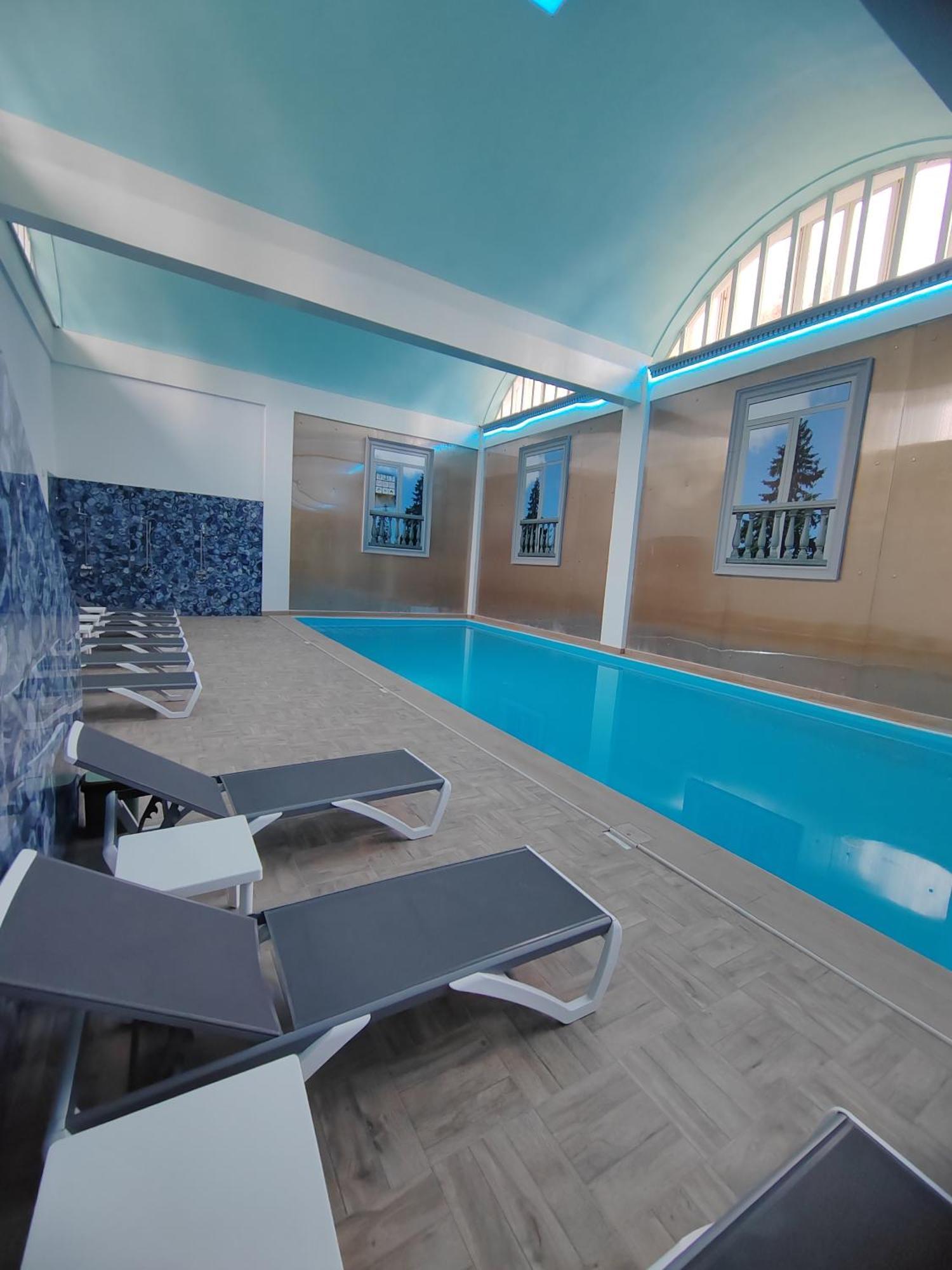 Hotel Mio City Kula Ngoại thất bức ảnh
